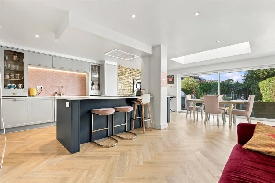with 3 bedrooms in Sawbridgeworth, CM21, photo 2