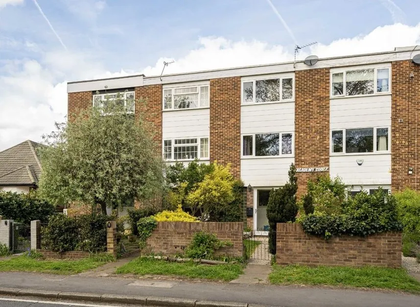 3 bed house for sale, Fordbridge Road, Lower Sunbury, TW16