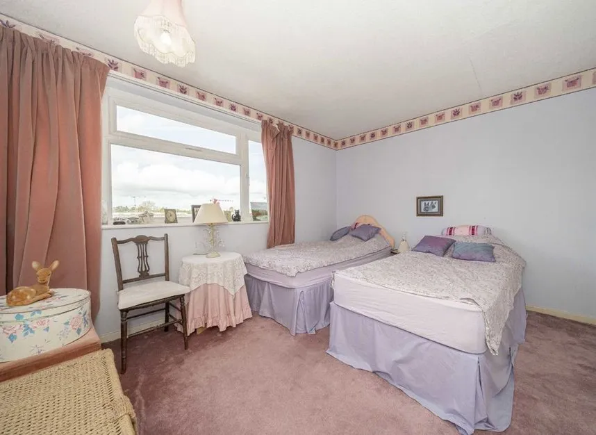 Fordbridge Road, Lower Sunbury, TW16, photo 7