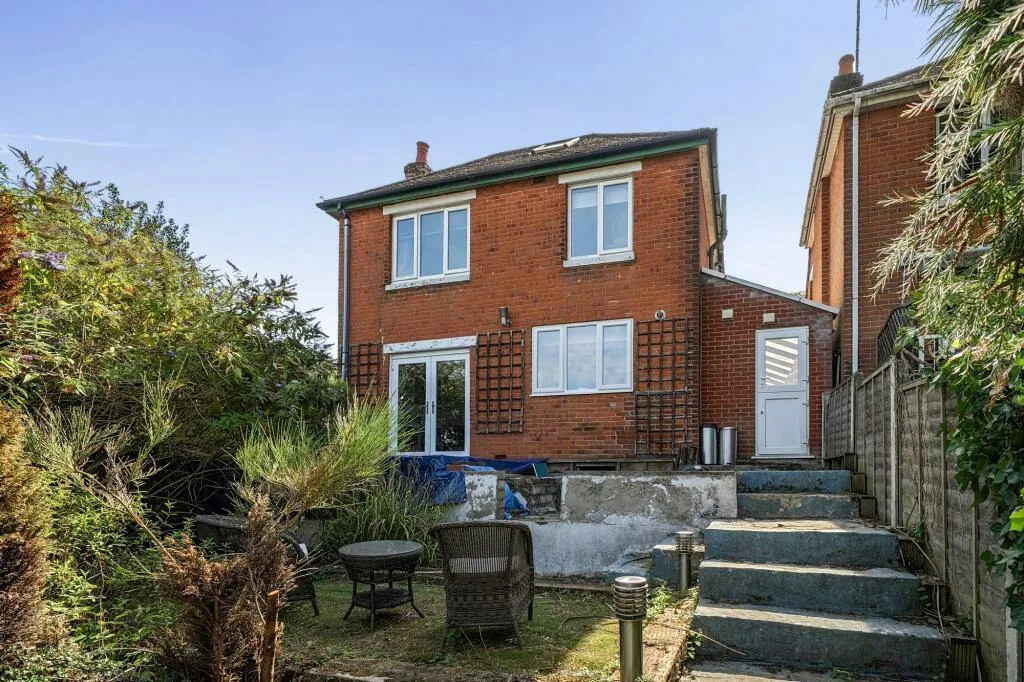 Glenfield Crescent, Southampton, SO18, photo 12