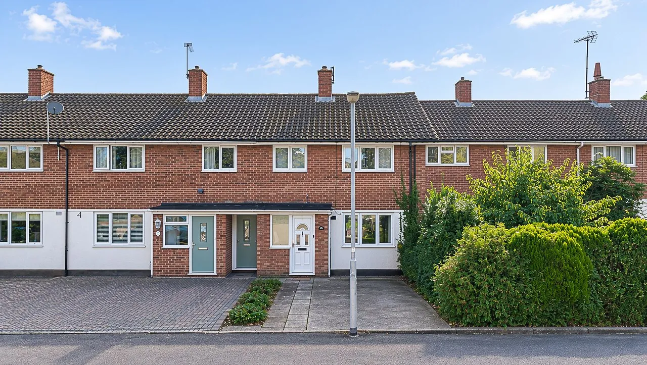 2 bed house for sale, Cherry Orchard, Gadebridge, HP1