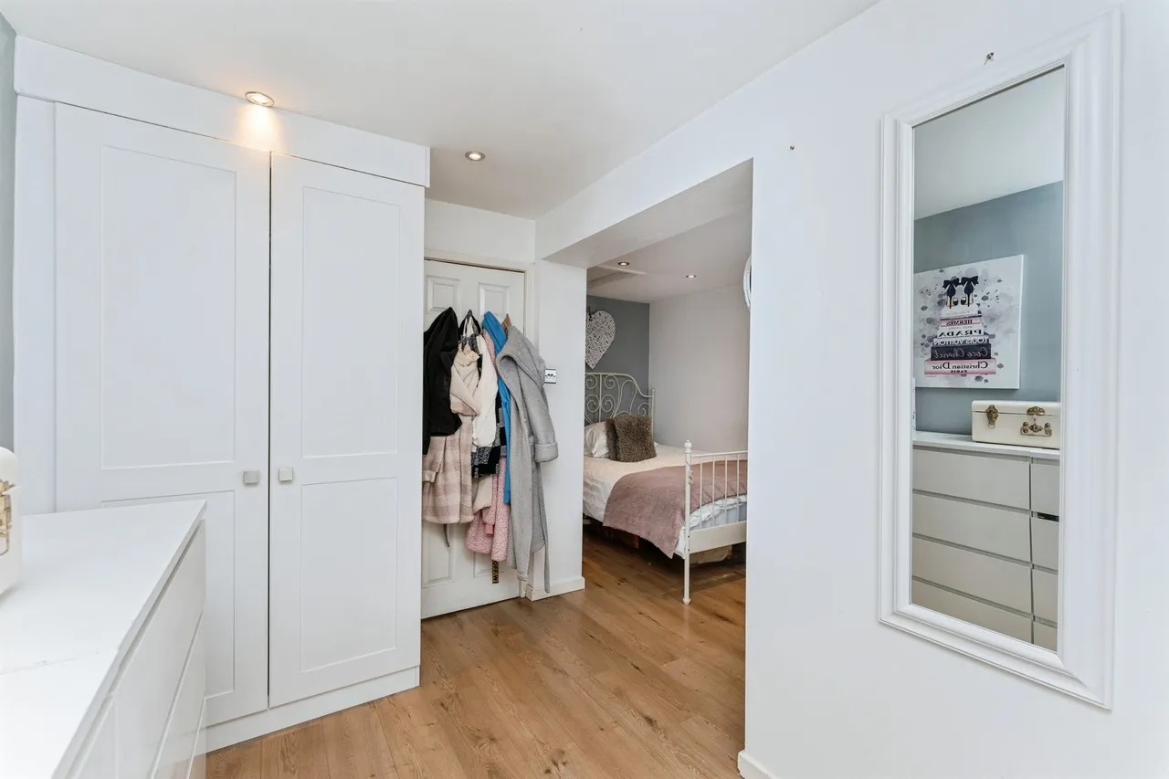 Buckingham Avenue, Vicars Cross, CH3, photo 13