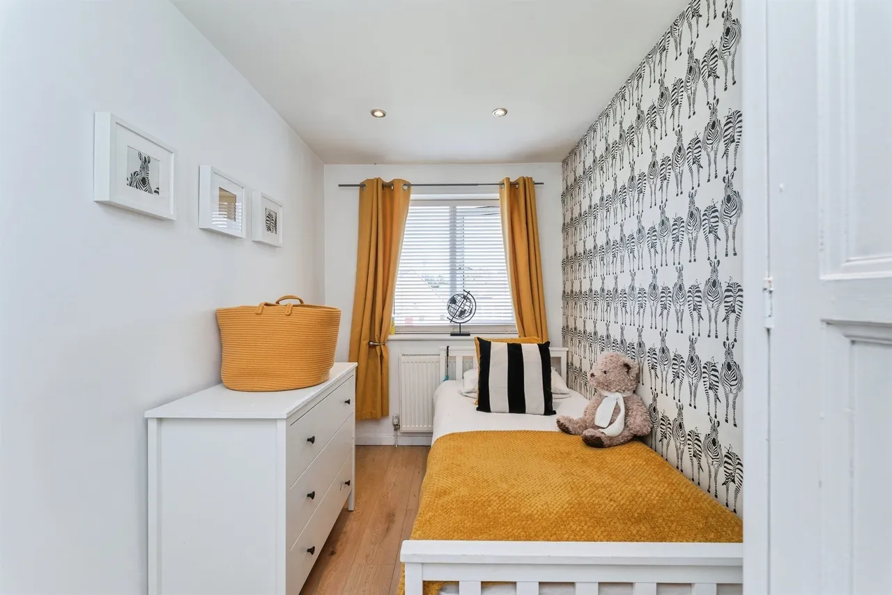Buckingham Avenue, Vicars Cross, CH3, photo 15