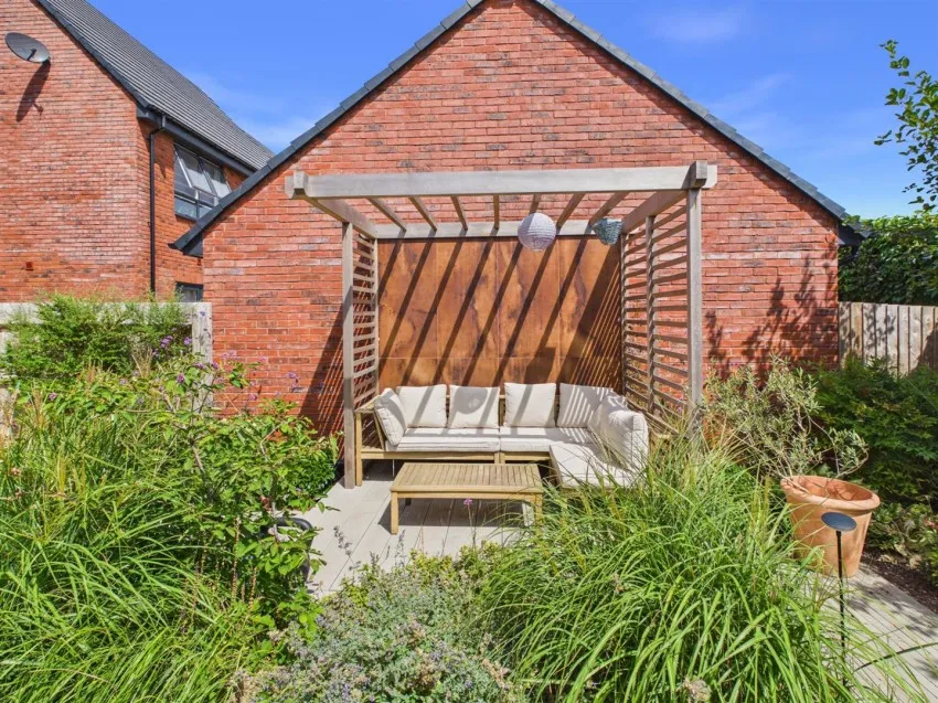 Porter Close, Longlevens, photo 24