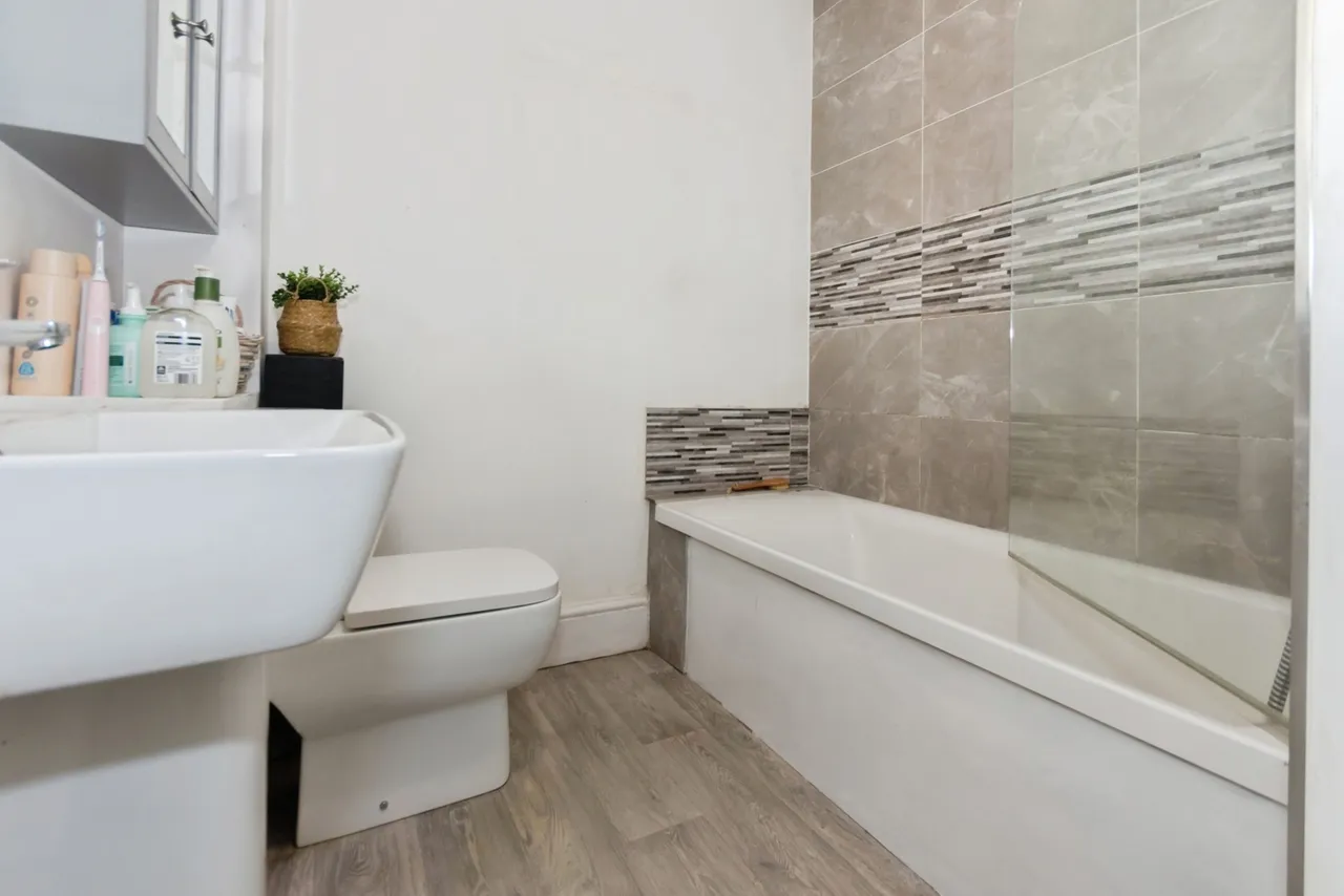 Corbett Road, Hollywood, B47, photo 11