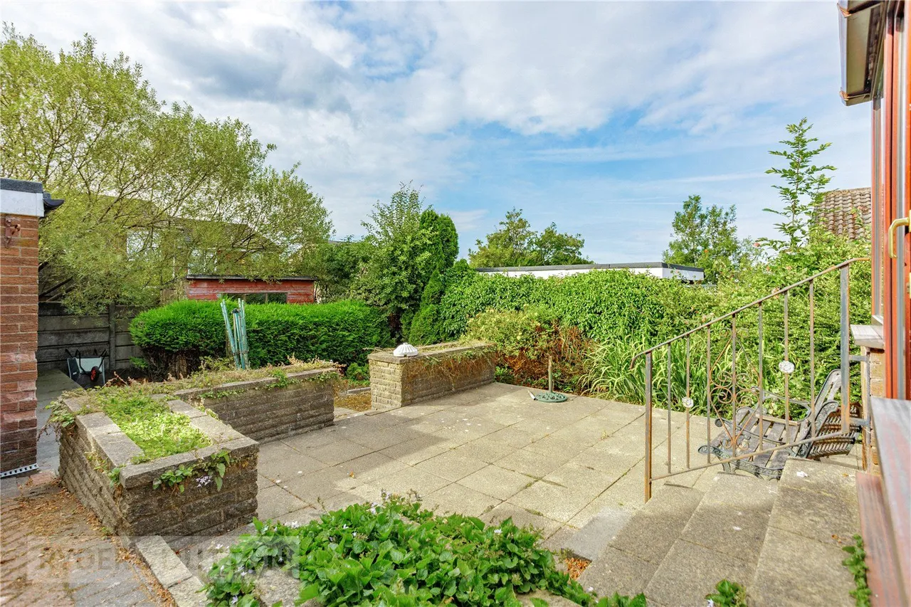 Falkland Close, Moorside, OL4, photo 18