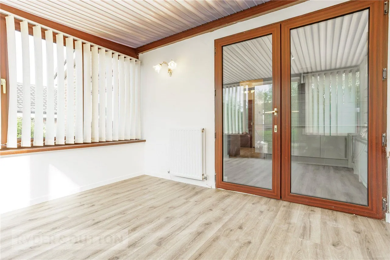 Falkland Close, Moorside, OL4, photo 9