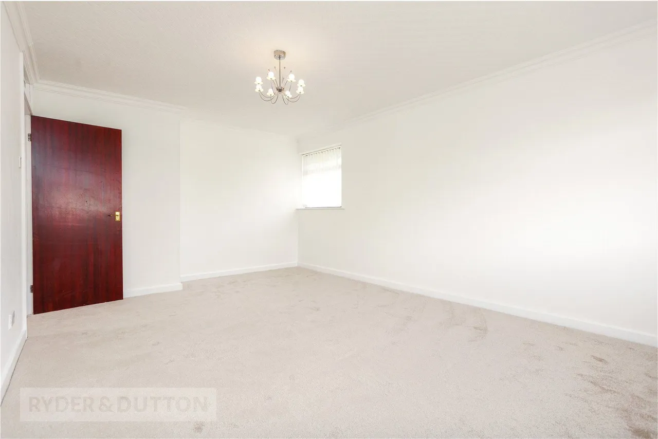 Falkland Close, Moorside, OL4, photo 11