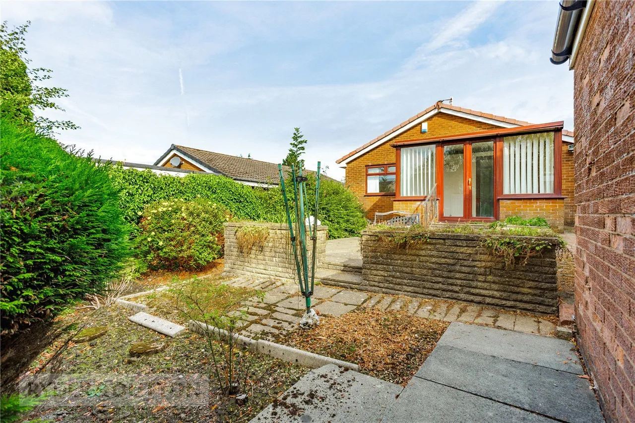 Falkland Close, Moorside, OL4, photo 20