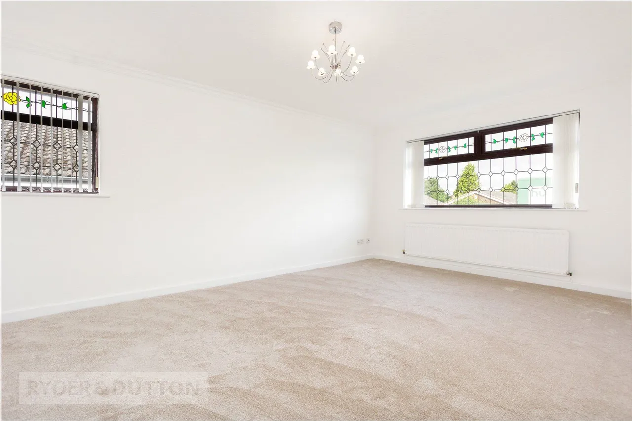 Falkland Close, Moorside, OL4, photo 10