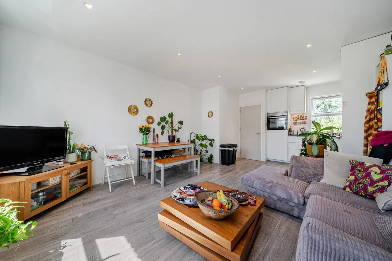 3 bed flat for sale — New Church Road, SE5