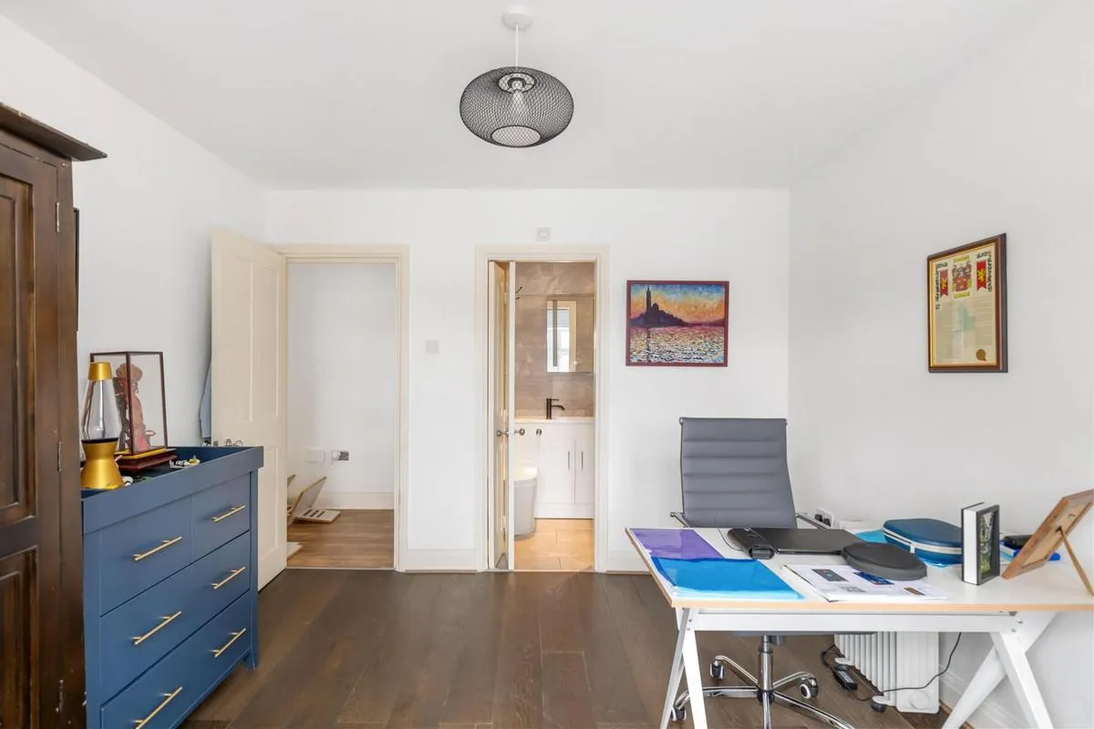 Tadmor Close, Sunbury-on-thames, TW16, photo 17