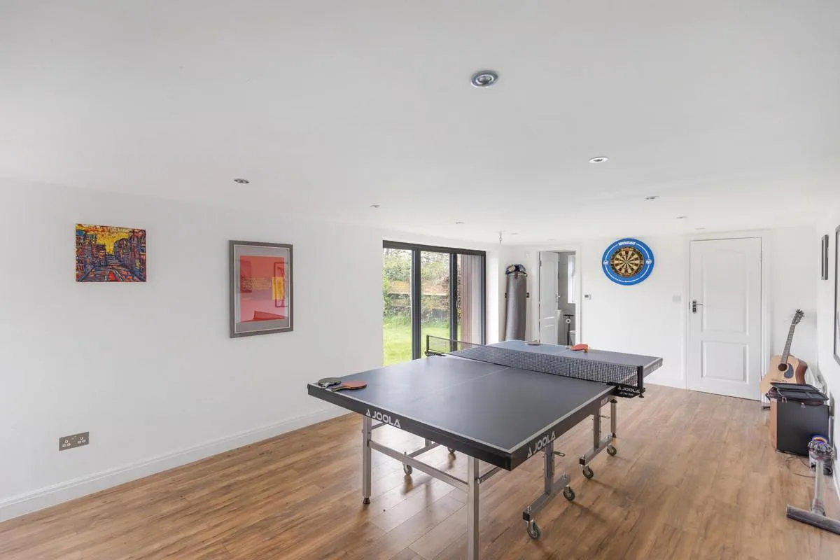 Tadmor Close, Sunbury-on-thames, TW16, photo 22