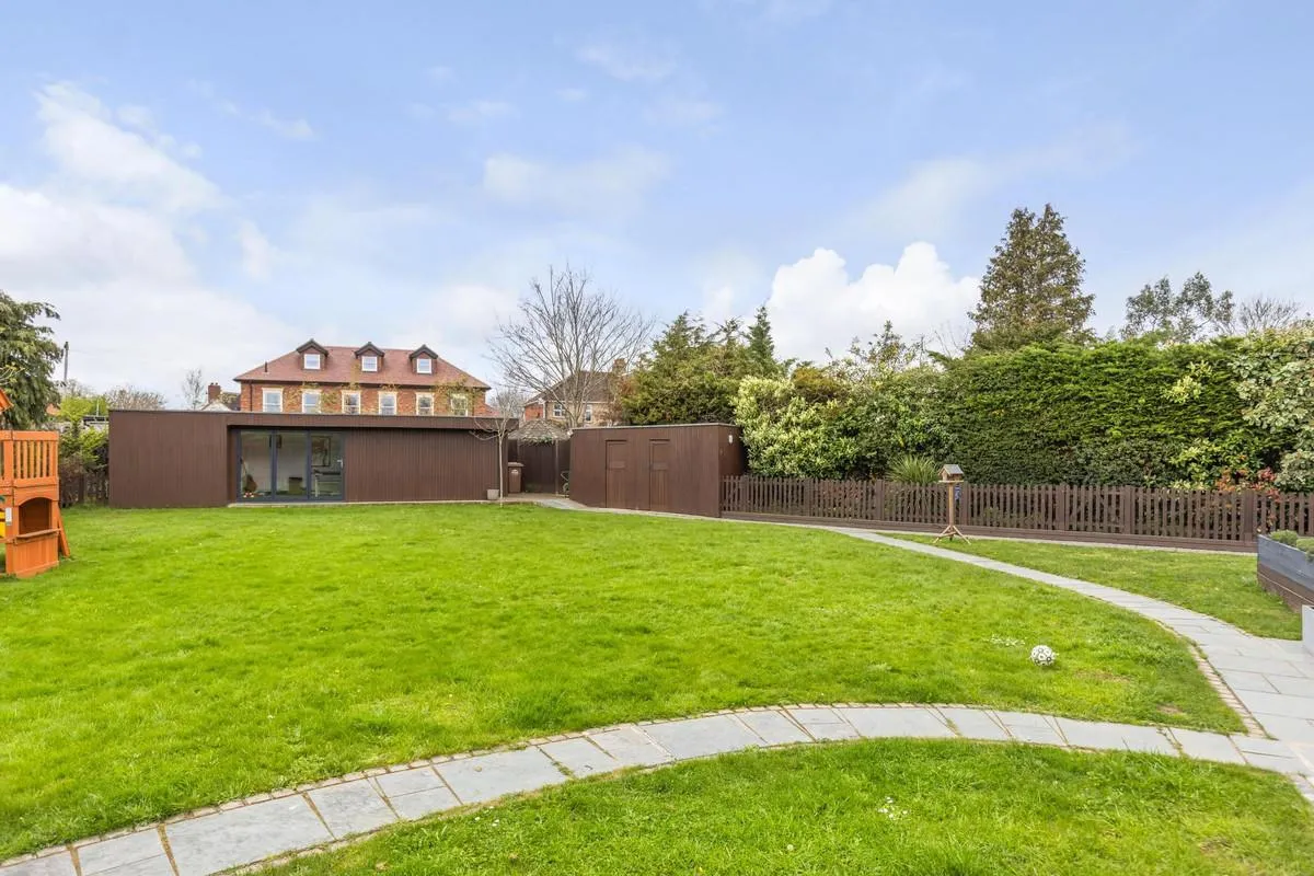 Tadmor Close, Sunbury-on-thames, TW16, photo 20