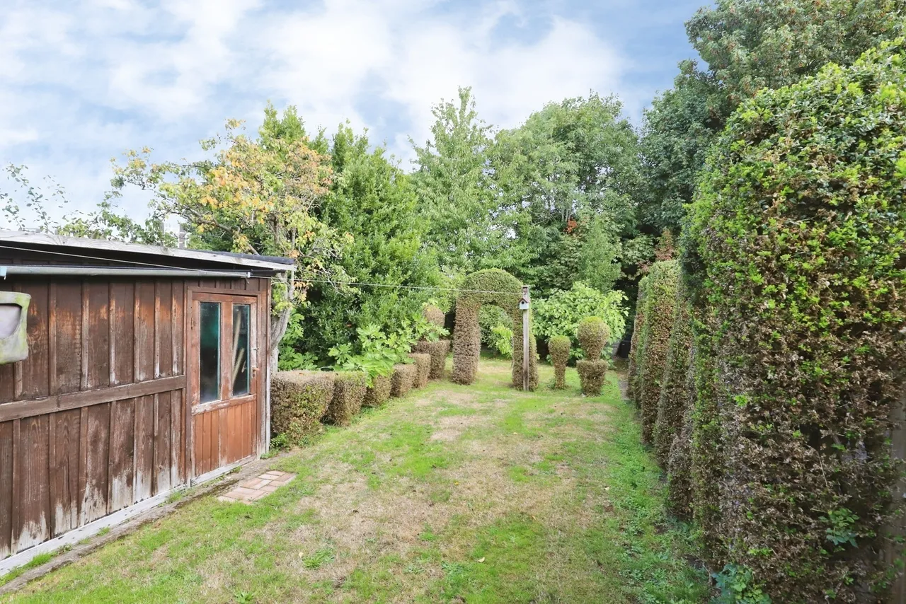 Sandon Road, Fordhouses, WV10, photo 12