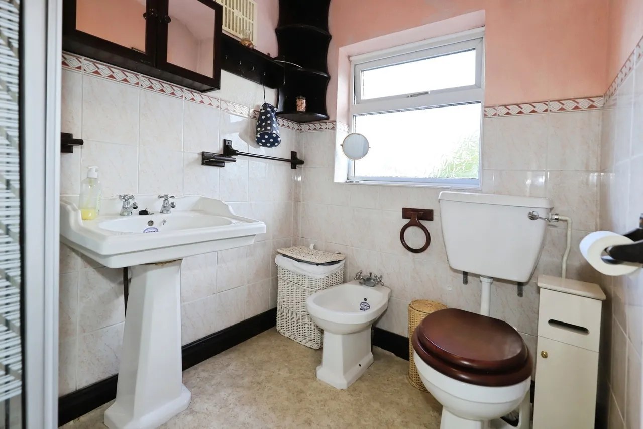 Sandon Road, Fordhouses, WV10, photo 15