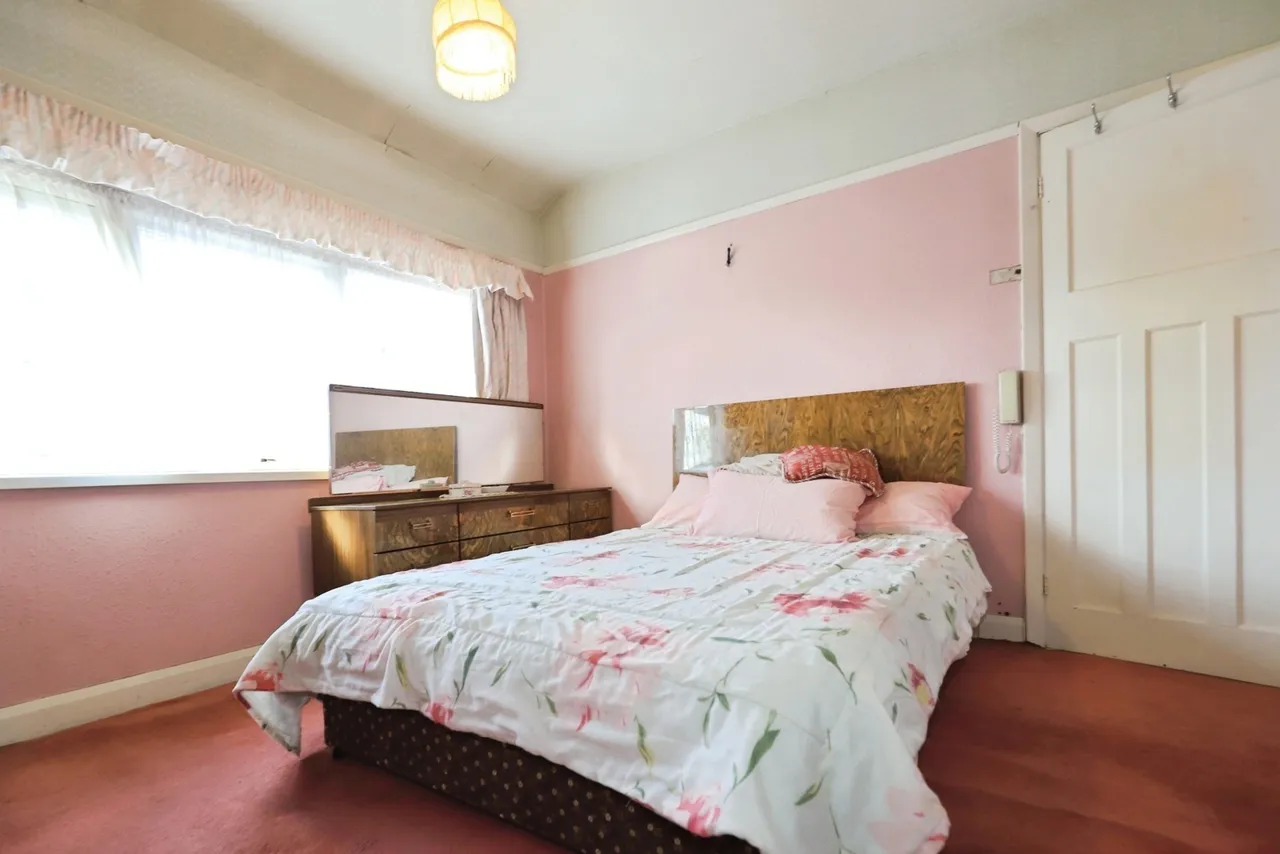 Sandon Road, Fordhouses, WV10, photo 16