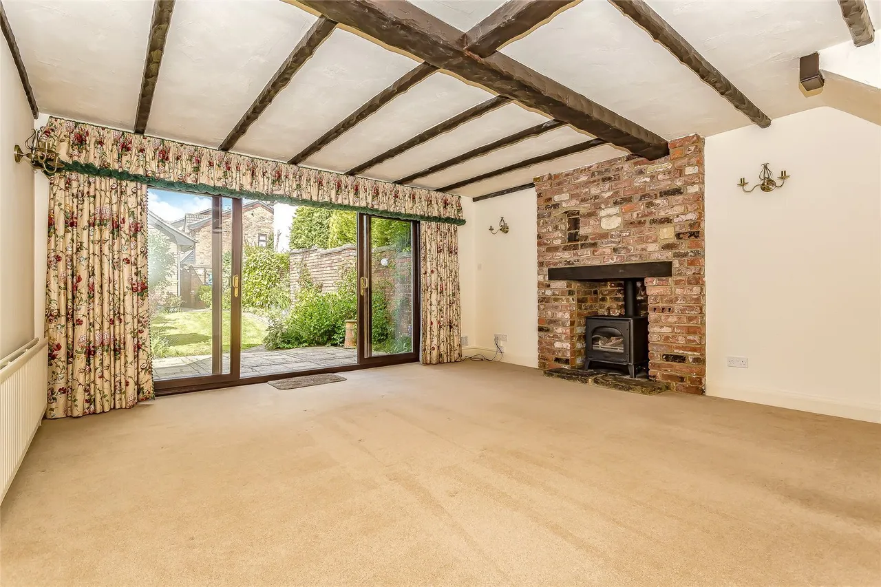 Clerks Croft, Bletchingley, RH1, photo 2