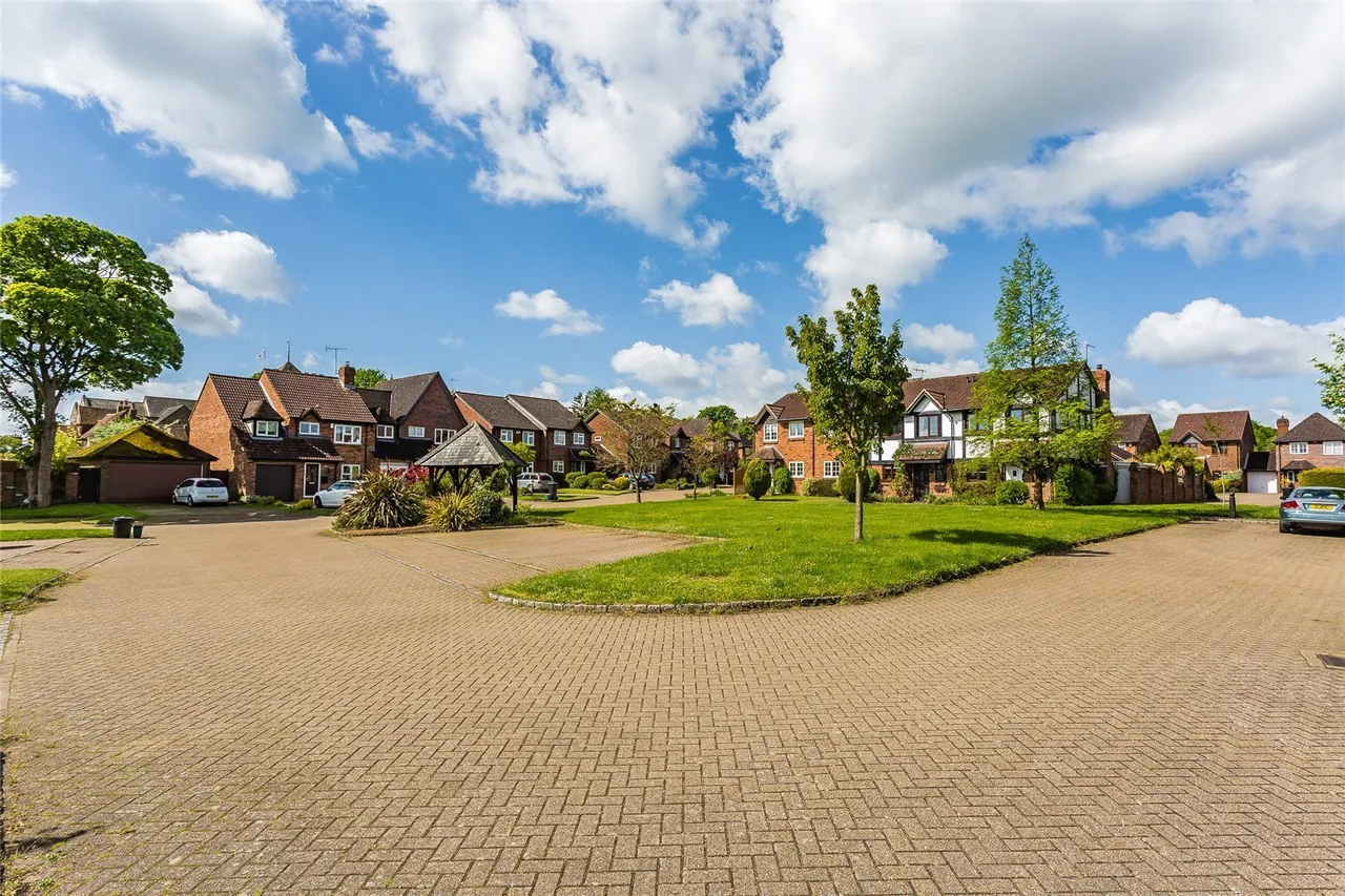 Clerks Croft, Bletchingley, RH1, photo 13