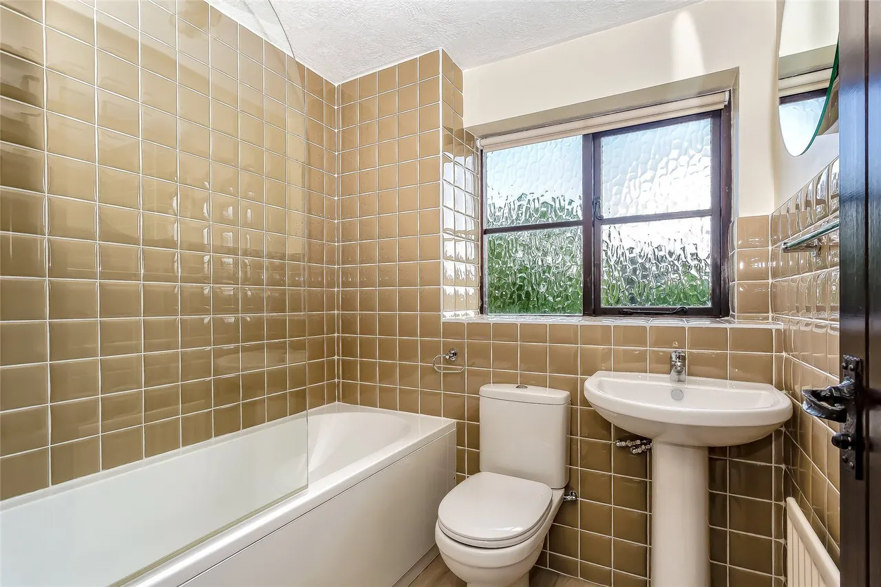 Clerks Croft, Bletchingley, RH1, photo 5