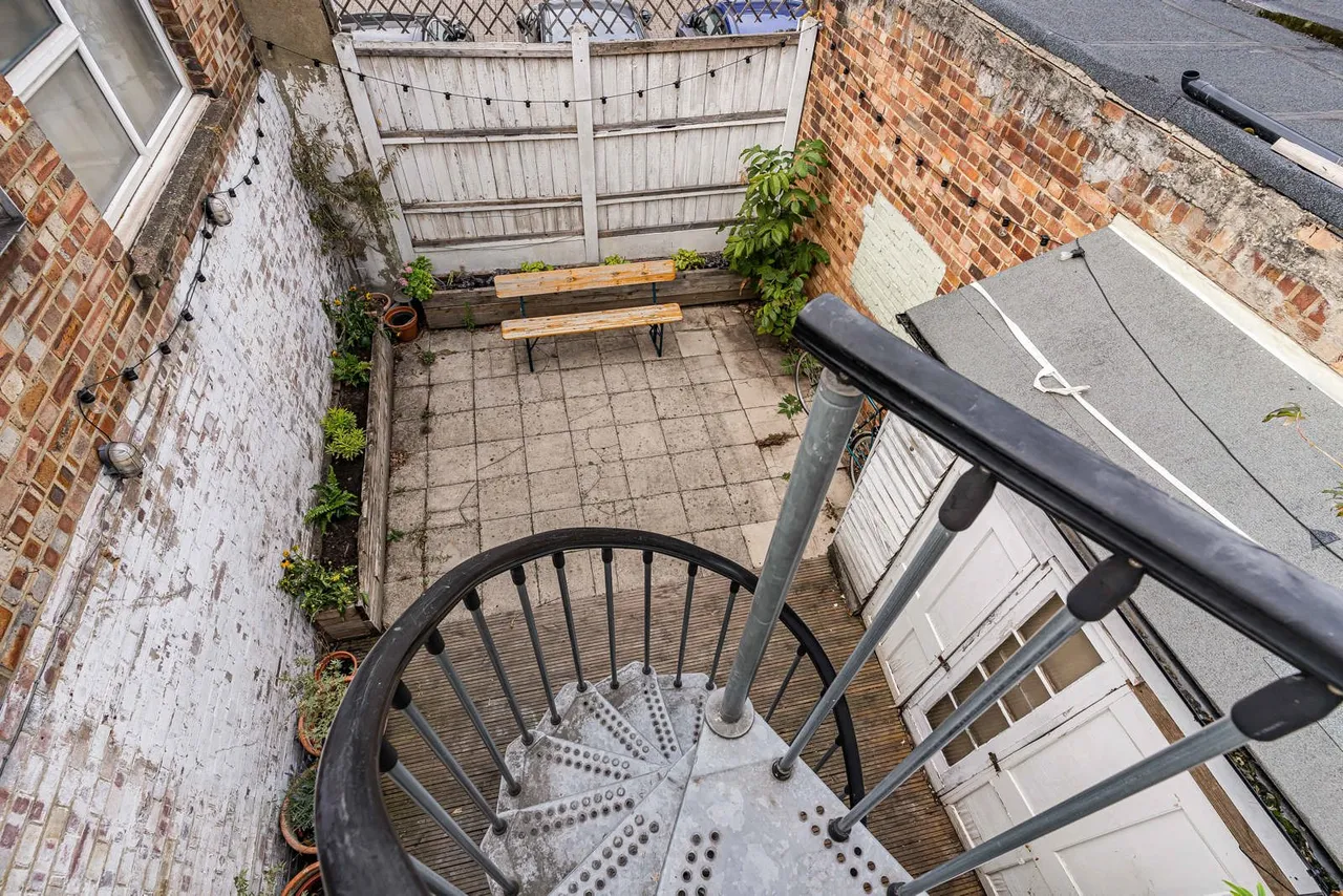 Bethnal Green Road, London, E2, photo 30