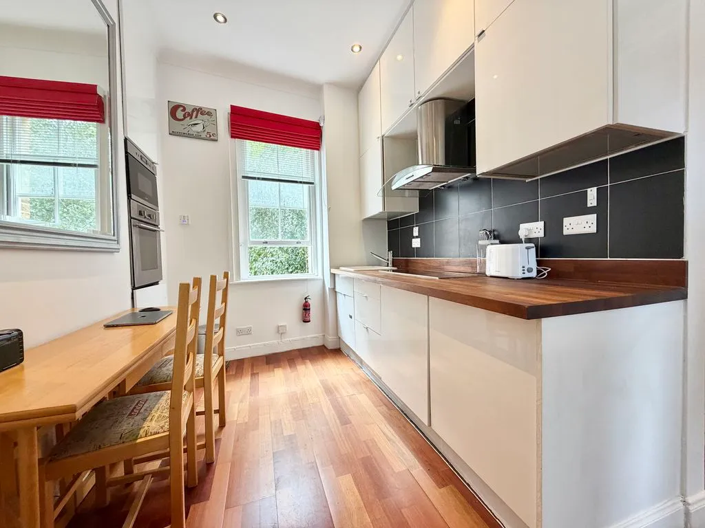 1 bed flat to rent — Southwark Street, London SE1 0JE