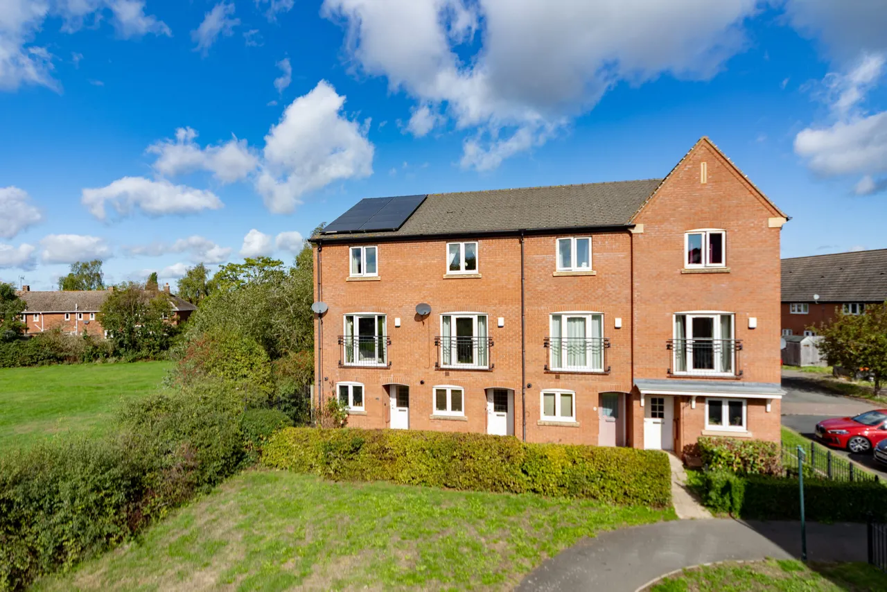3 bed property for sale — Highland Drive, Loughborough, Loughborough, LE11 2HU