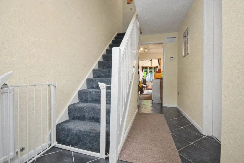 Tarn Court, Outwood, WF1, photo 11