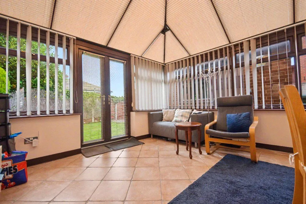 Tarn Court, Outwood, WF1, photo 4