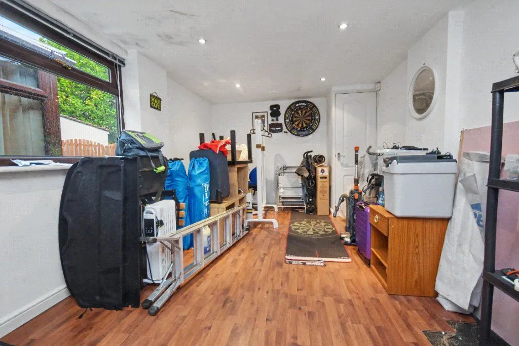 Tarn Court, Outwood, WF1, photo 10