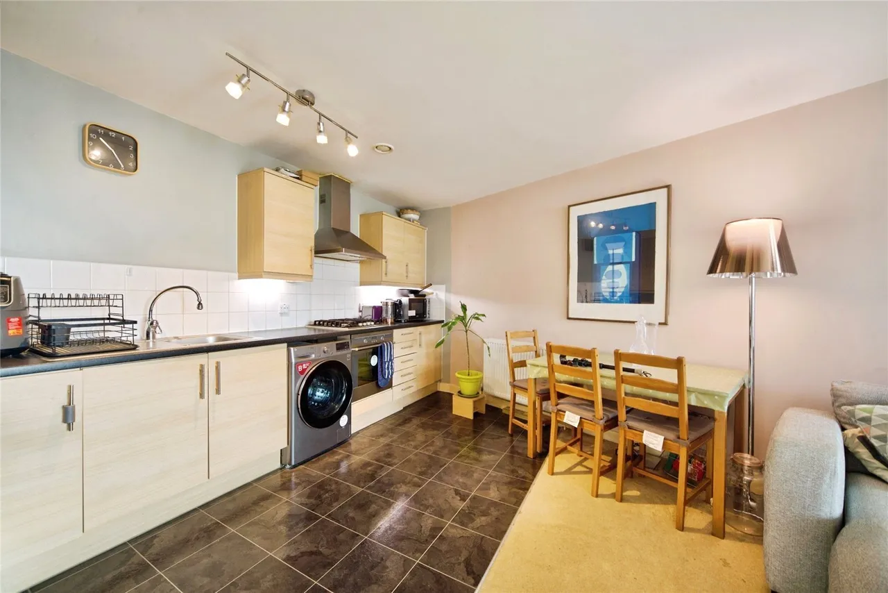 Neasden Lane, London, NW10, photo 3