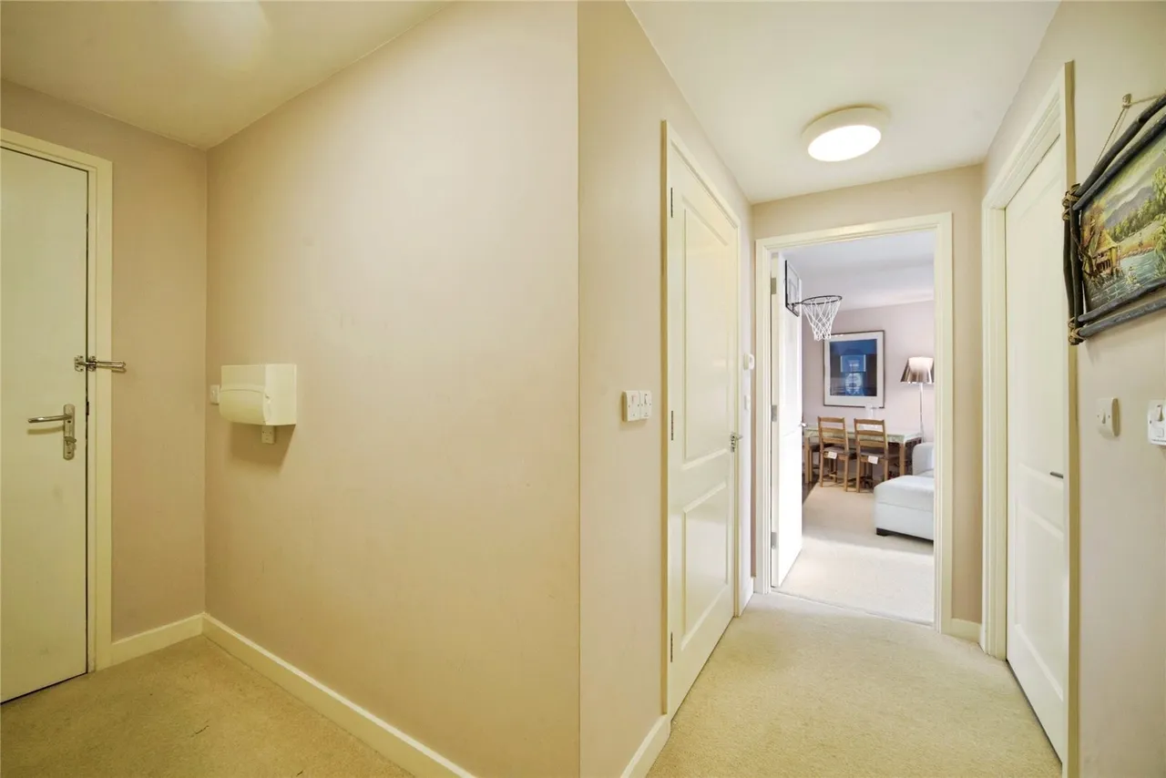 Neasden Lane, London, NW10, photo 14