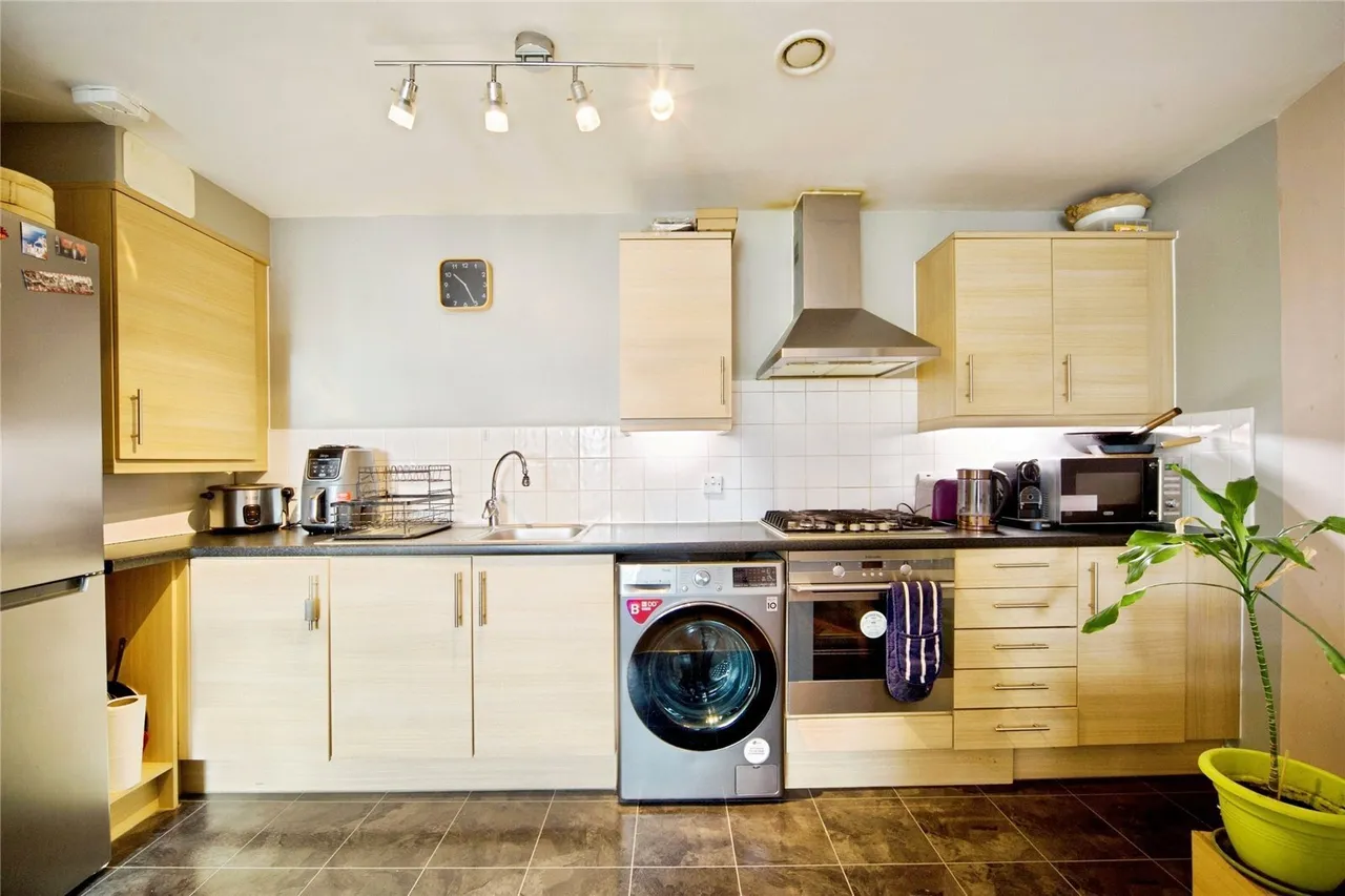 Neasden Lane, London, NW10, photo 4