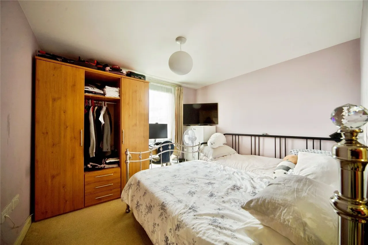 Neasden Lane, London, NW10, photo 10