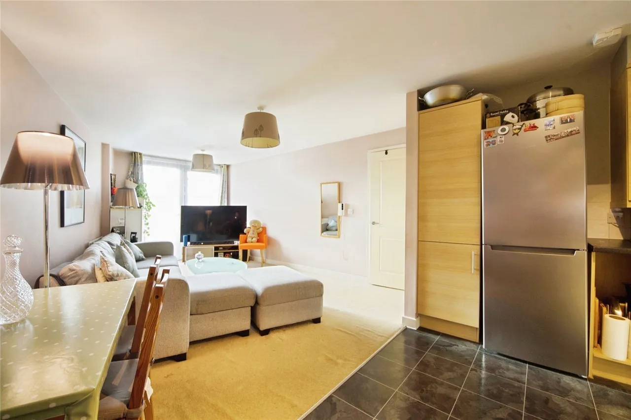 Neasden Lane, London, NW10, photo 8