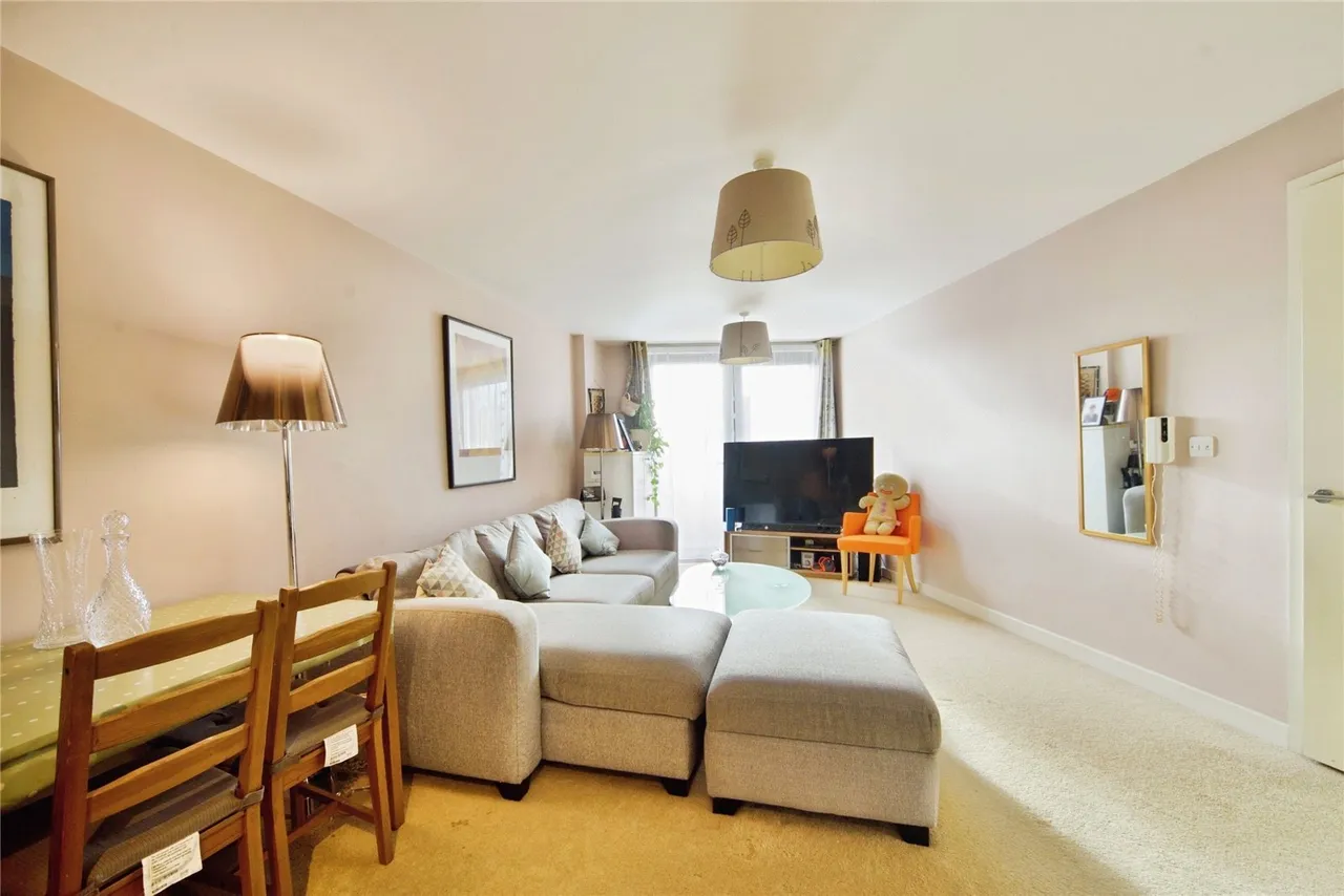 Neasden Lane, London, NW10, photo 7