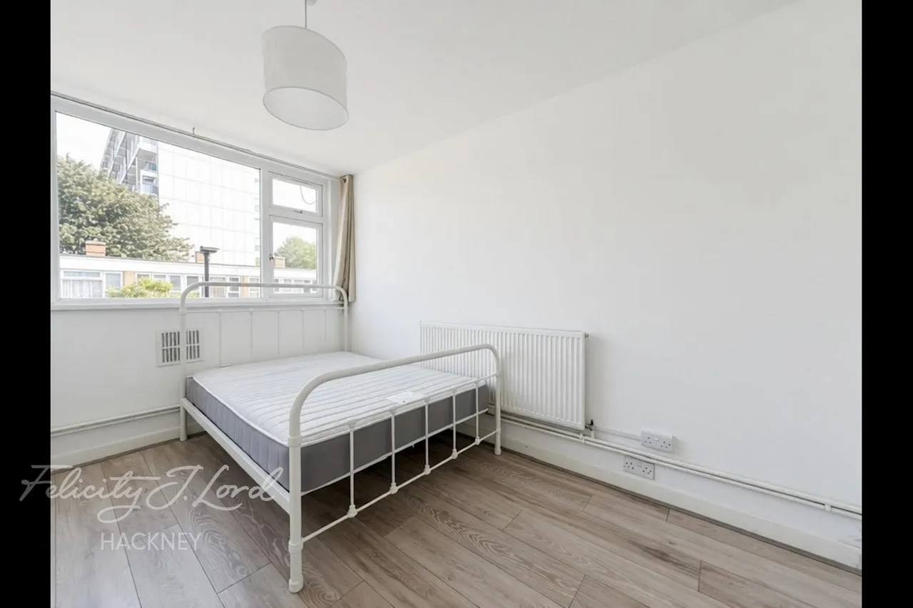 Cassland Road, photo 17