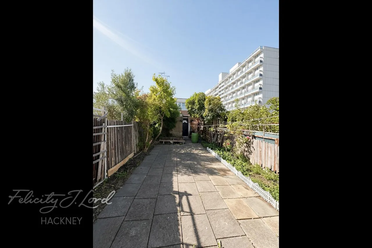 Cassland Road, photo 23