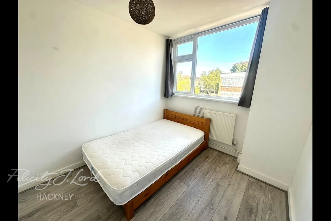 Cassland Road, photo 8