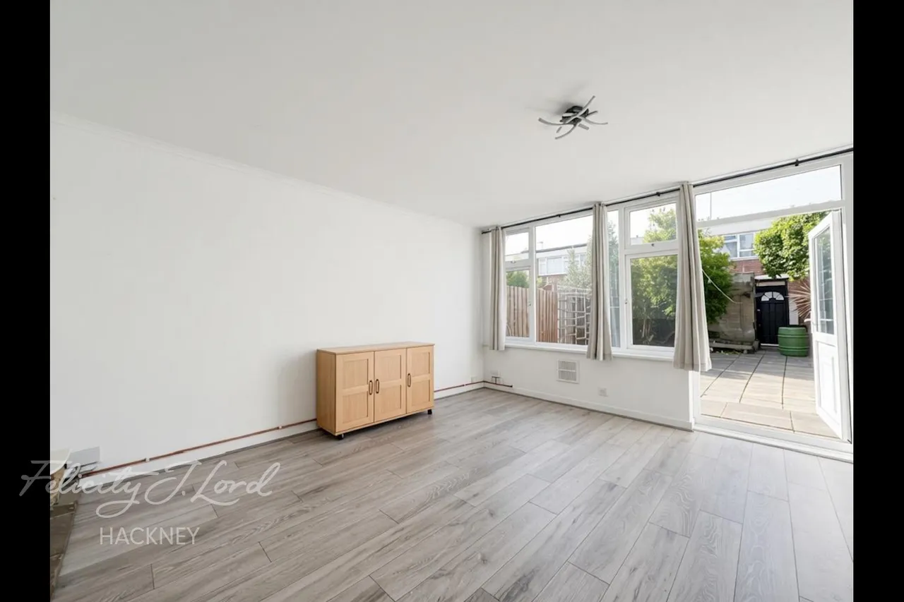 Cassland Road, photo 15