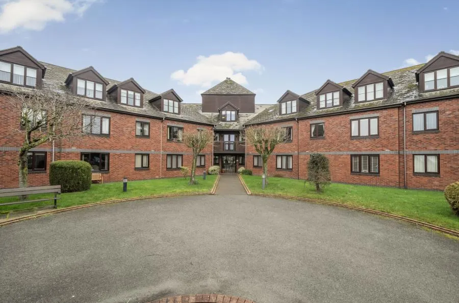 1 bed flat for sale, Round Hill Meadow, Great Boughton, CH3