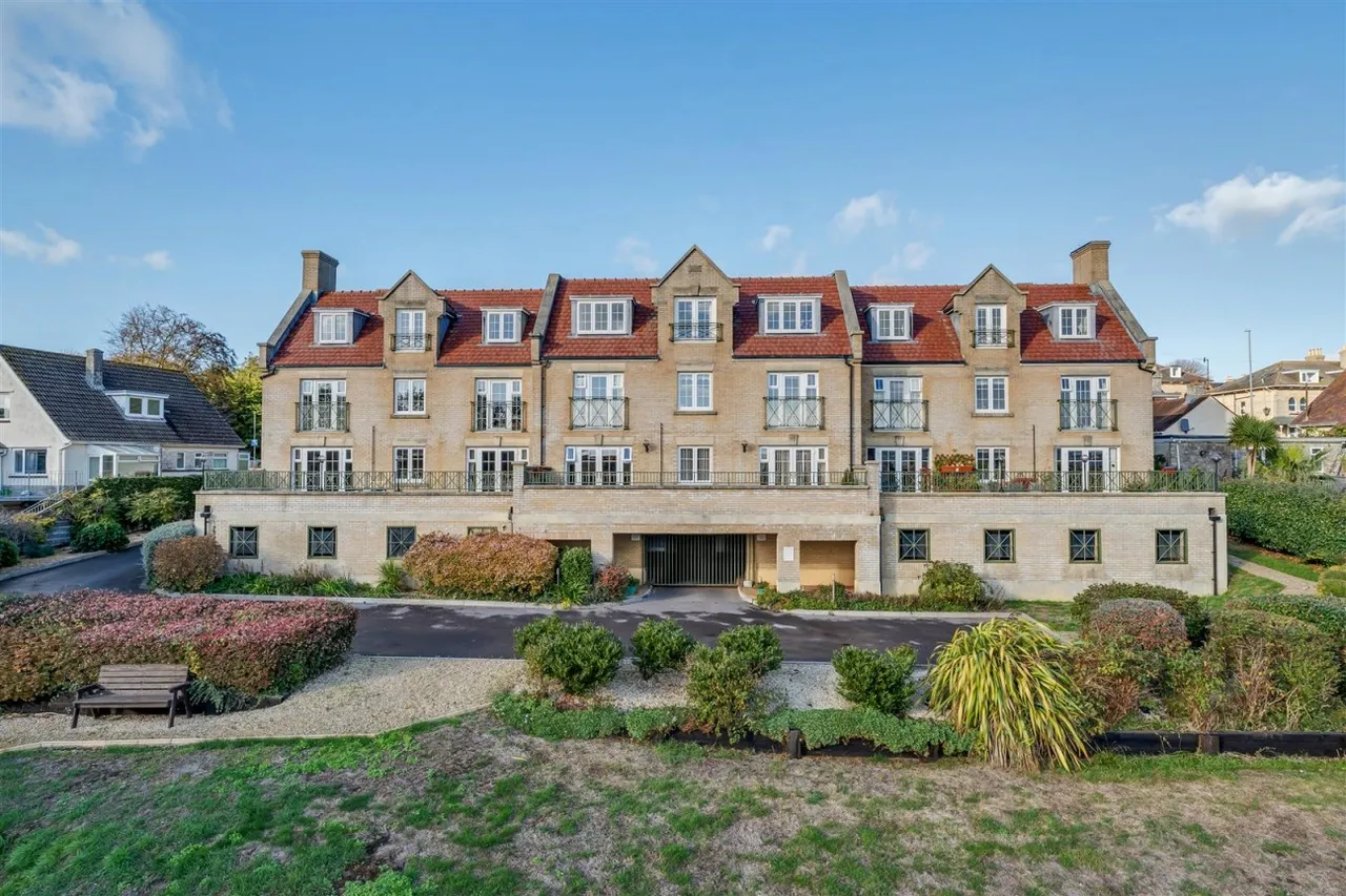 Buxton Road, Weymouth, DT4, photo 11