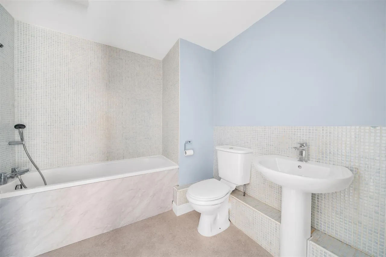 Buxton Road, Weymouth, DT4, photo 8