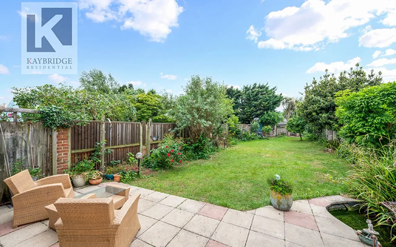 Walsingham Gardens, Epsom, KT19, photo 6