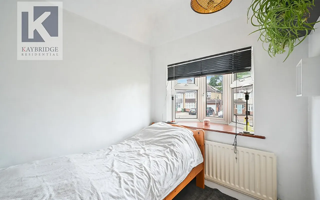 Walsingham Gardens, Epsom, KT19, photo 12