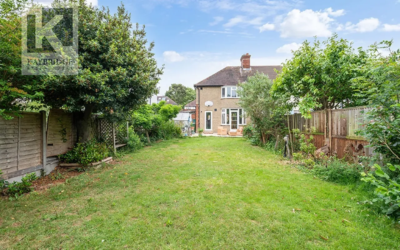 Walsingham Gardens, Epsom, KT19, photo 8