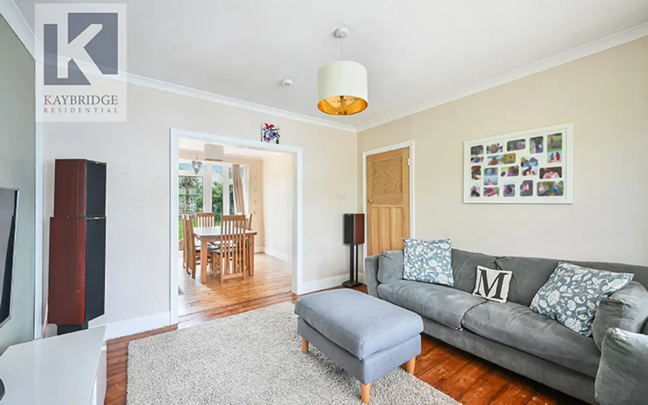 Walsingham Gardens, Epsom, KT19, photo 2