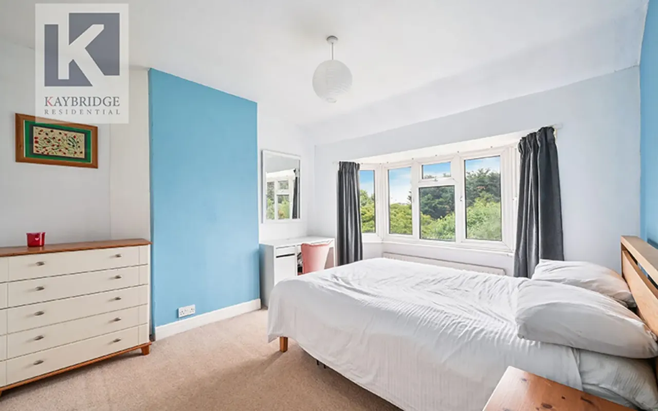 Walsingham Gardens, Epsom, KT19, photo 9