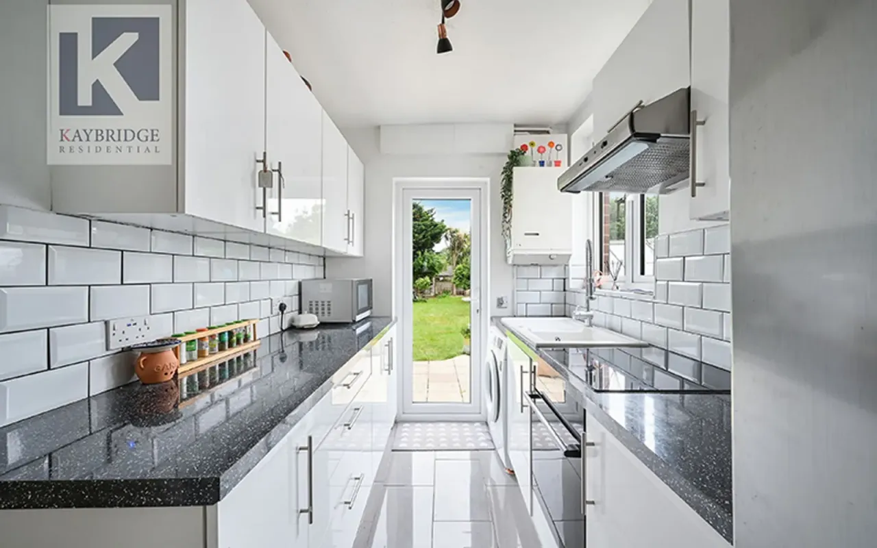 Walsingham Gardens, Epsom, KT19, photo 5