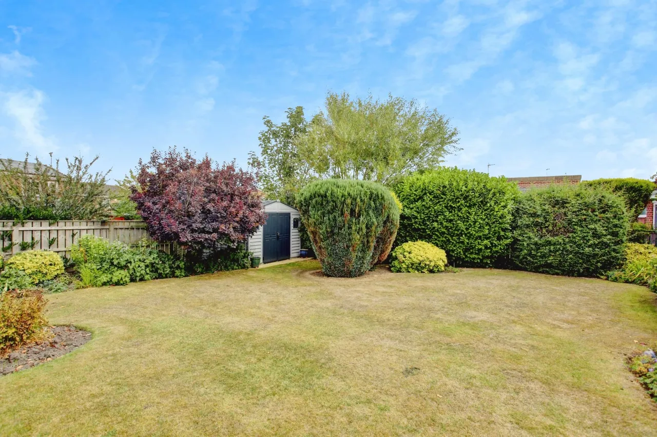 Magenta Crescent, St.Johns Estate, NE5, photo 3